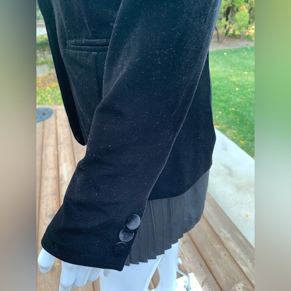Tahari soft and silky black velvet blazer jacket single button closure pockets M - Picture 8 of 16